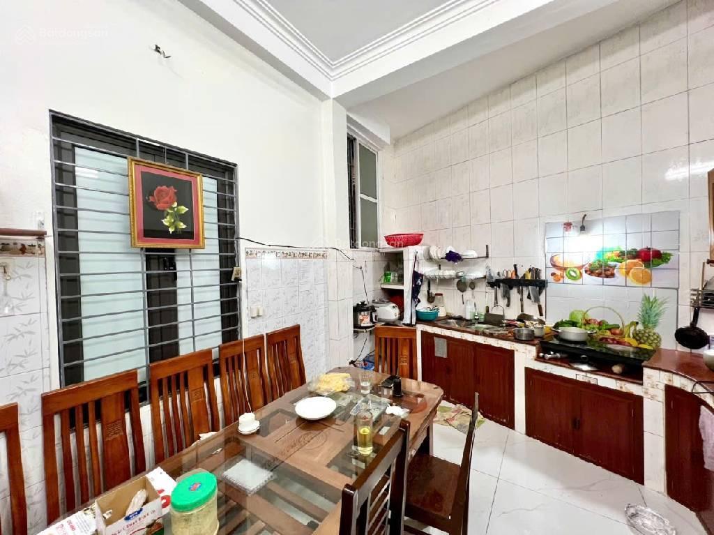 Toà nhà siêu phẩm 30m² ở nguyễn trãi, chủ nhà có tuổi cần bán để chuyển lên chung cư