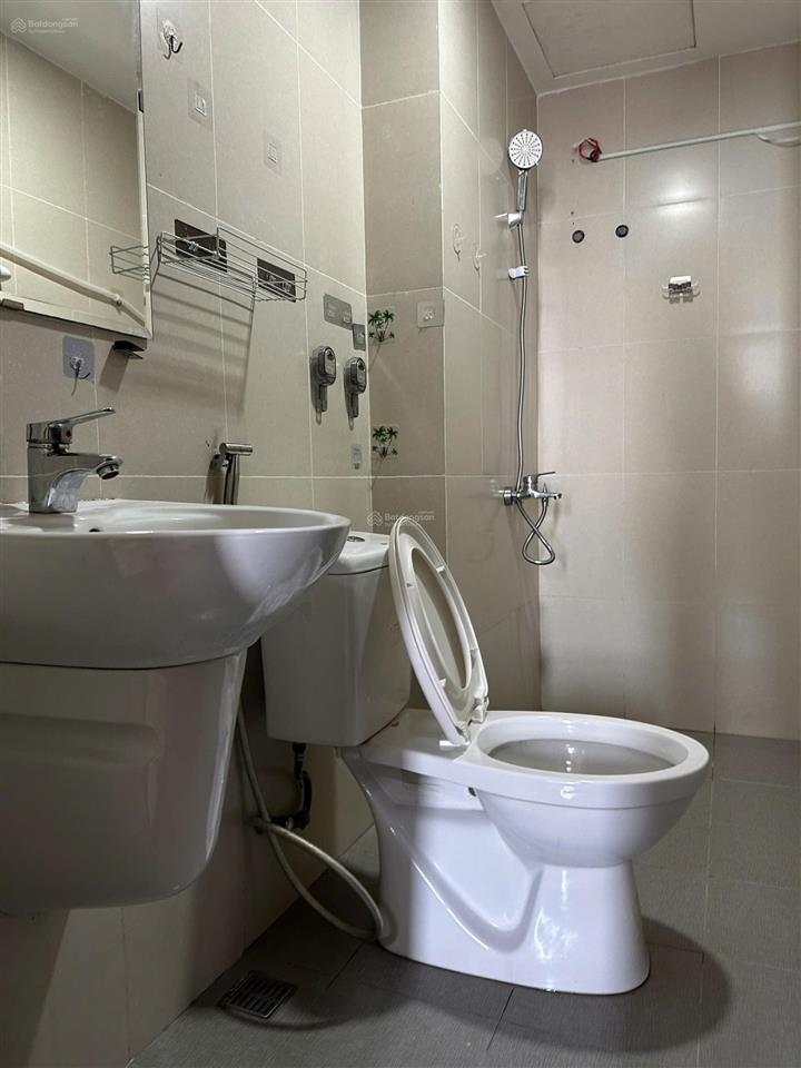 [một viên duy nhất] căn 2pn 2wc có sổ, chủ hỗ trợ bank, hướng nam, giá thương lượng, sky 9