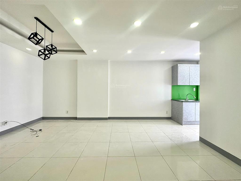 Bán căn hộ sky 9, 2 phòng ngủ 2 vệ sinh, có sổ hồng, giá 3,22 tỷ