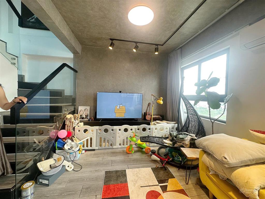 Bán gấp penthouse sky9 110m2 3pn, sân vườn, ban công giá 4,7 tỷ