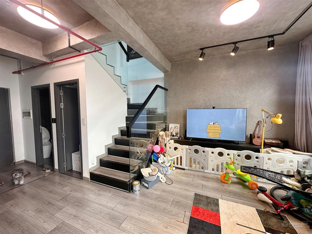 Bán gấp penthouse sky9 110m2 3pn, sân vườn, ban công giá 4,7 tỷ