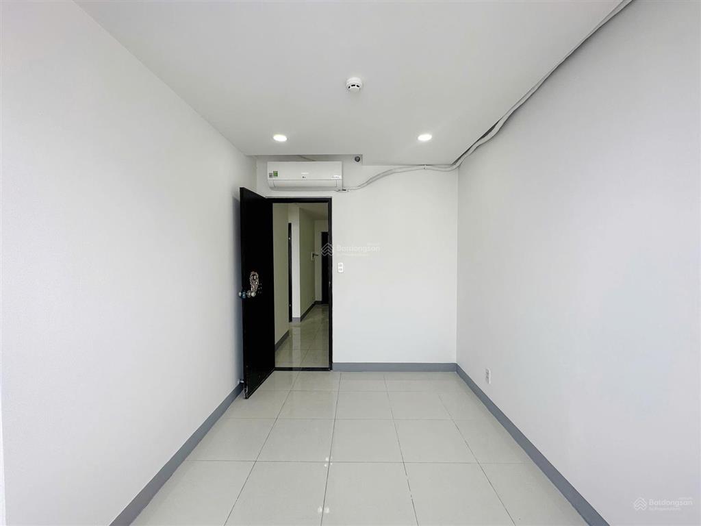 Bán gấp căn hộ sky9 2 phòng ngủ, 2 vệ sinh, có sổ, nhà trống giá 3,050 tỷ