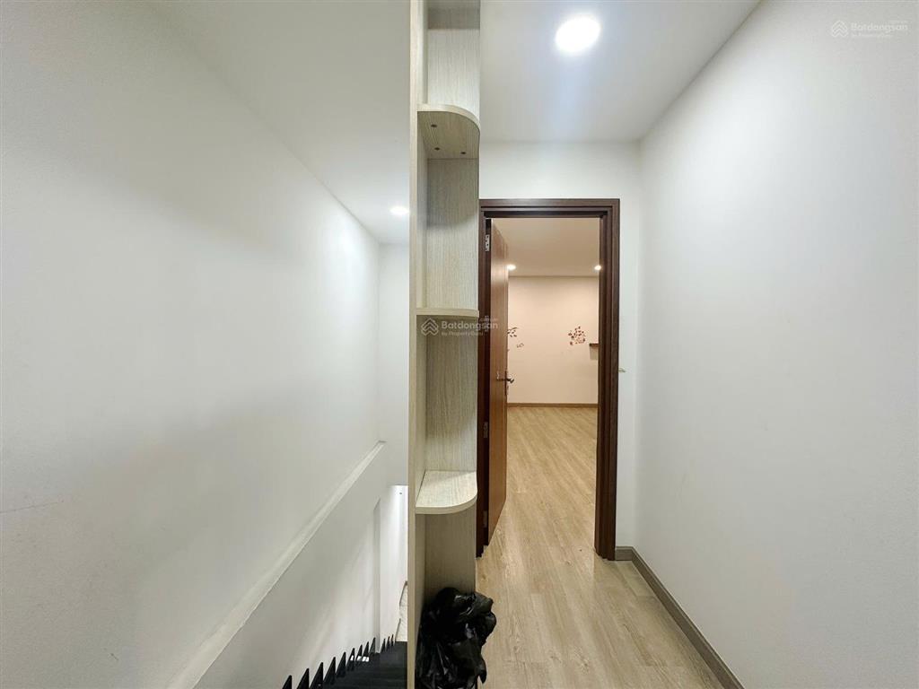 Bán nhanh penthouse sky9 100m², 3 phòng ngủ, có ban công và sân vườn, giá 4,7 tỷ