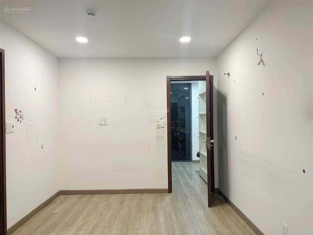 Bán nhanh penthouse sky9 100m², 3 phòng ngủ, có ban công và sân vườn, giá 4,7 tỷ