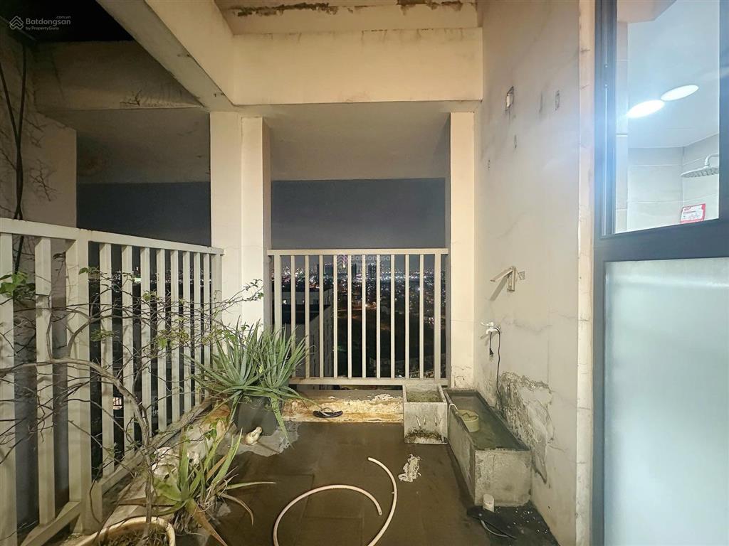 Bán nhanh penthouse sky9 100m², 3 phòng ngủ, có ban công và sân vườn, giá 4,7 tỷ