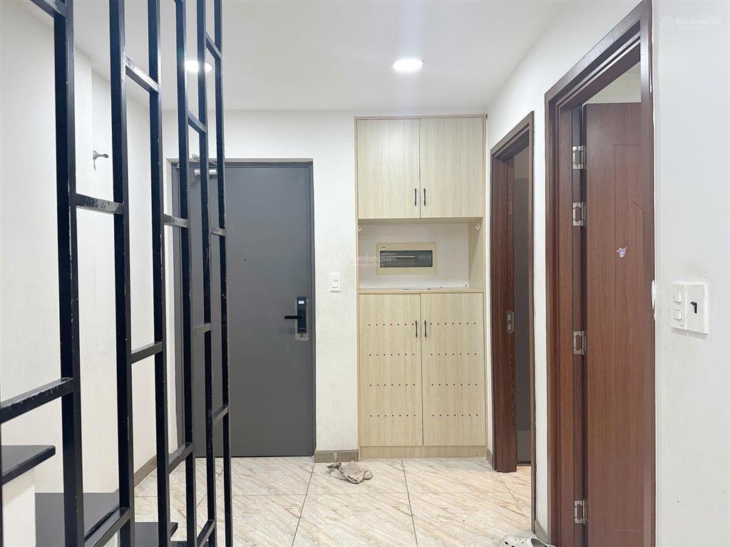 Bán nhanh penthouse sky9 100m², 3 phòng ngủ, có ban công và sân vườn, giá 4,7 tỷ