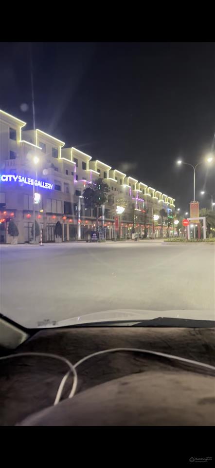 Chính chủ cần bán gấp  nhà phố thương mại