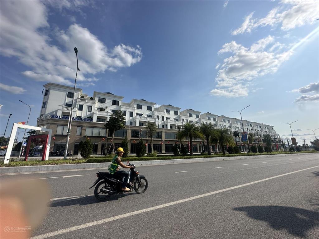 Chính chủ cần bán gấp  nhà phố thương mại