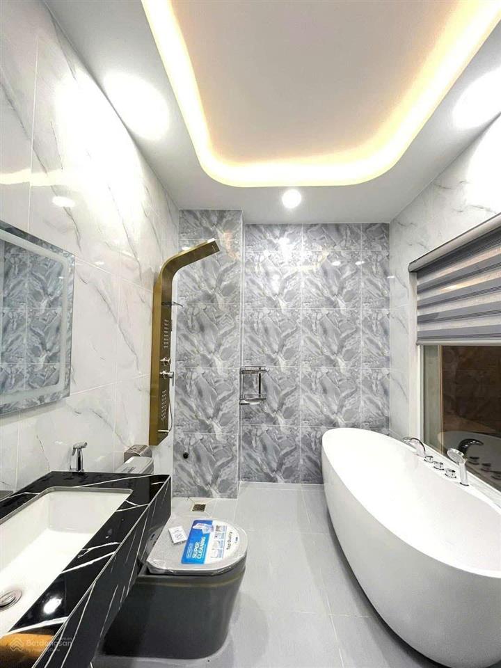 Nhà 4pn, 4wc, 60m2 tại phan đăng lưu, p 1, phú nhuận, giá tốt đang cho thuê 22tr/th