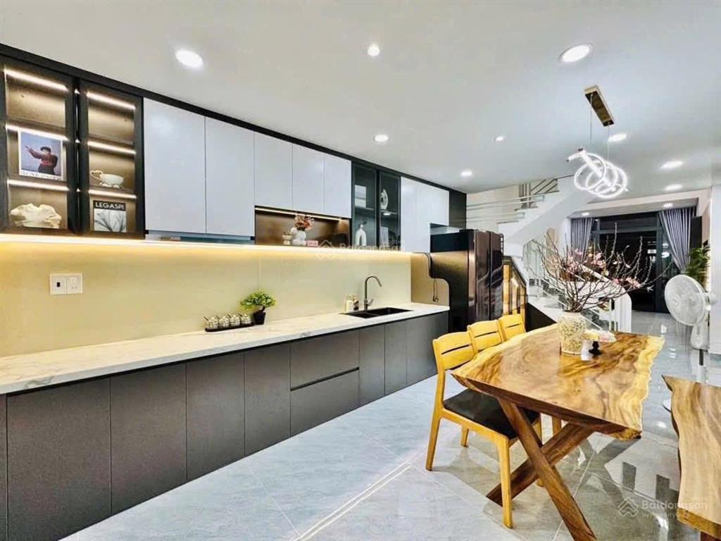 2ty580 giá còn tl nhà đường huỳnh tấn phát quận 7, 70m2, shr sẵn hđ thuê 19tr/th
