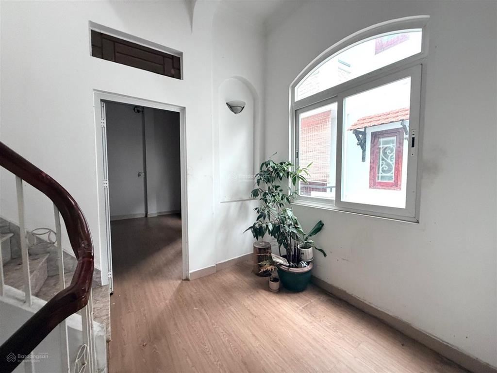 Hạ 600 triệu nhà góc 5 tầng hxt hoàng văn thụ, 60m, giá mới 11.9 tỷ