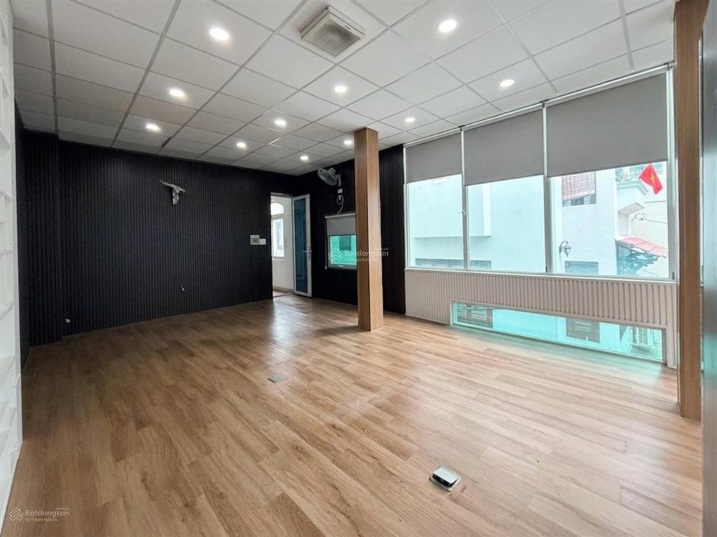 Hạ 600 triệu nhà góc 5 tầng hxt hoàng văn thụ, 60m, giá mới 11.9 tỷ