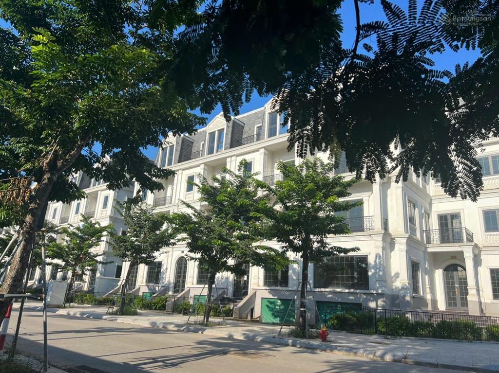 5x tỷ  bán gấp biệt thự 200m2  chủ cần bán gấp