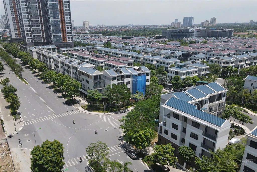 Bán gấp biệt thự đơn lập 358m2 khu h7 starlake  giá 550tr/m2