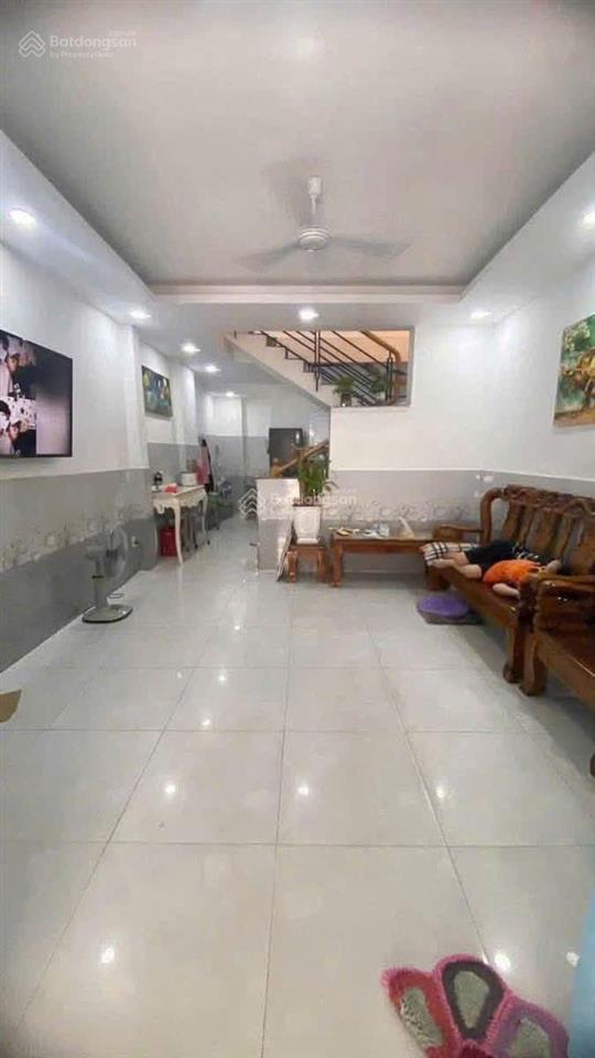 Nhà ngộp giá ngộp chỉ 3t4 45m2 (công nhận đủ) 3 tầng  mặt tiền kinh doanh
