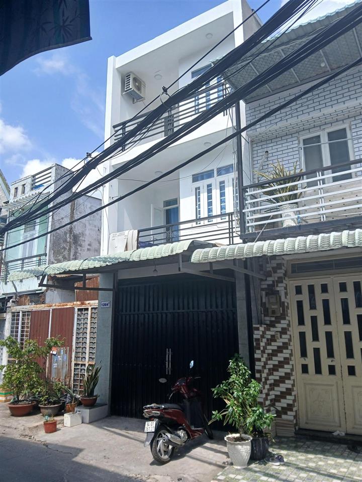 Nhà ngộp giá ngộp chỉ 3t4 45m2 (công nhận đủ) 3 tầng  mặt tiền kinh doanh