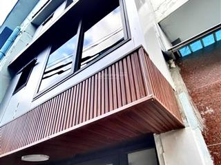 Bán gấp chdv ngay hàng xanh, xvnt  4 tầng, 5pn, 30tr/tháng  chỉ 6,79 tỷ tl