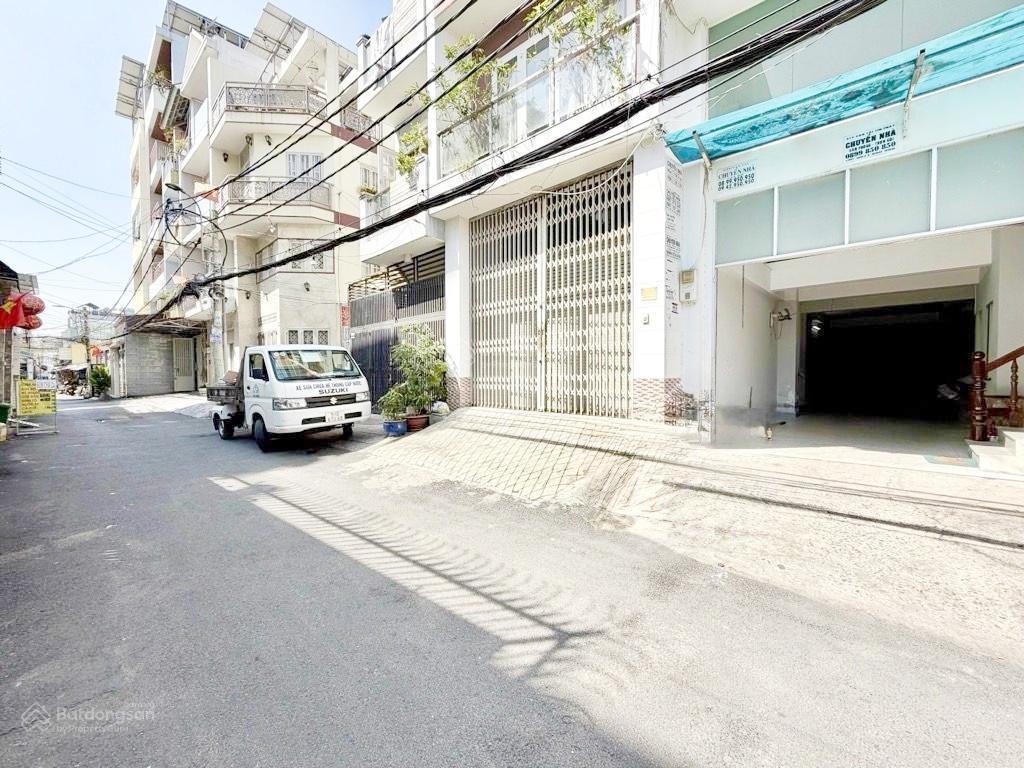 Bình thạnh  chỉ nhỉnh 7 tỷ nhà 3 tầng 42m²  hẻm xe hơi tránh  sát mặt tiền công viên bờ kè