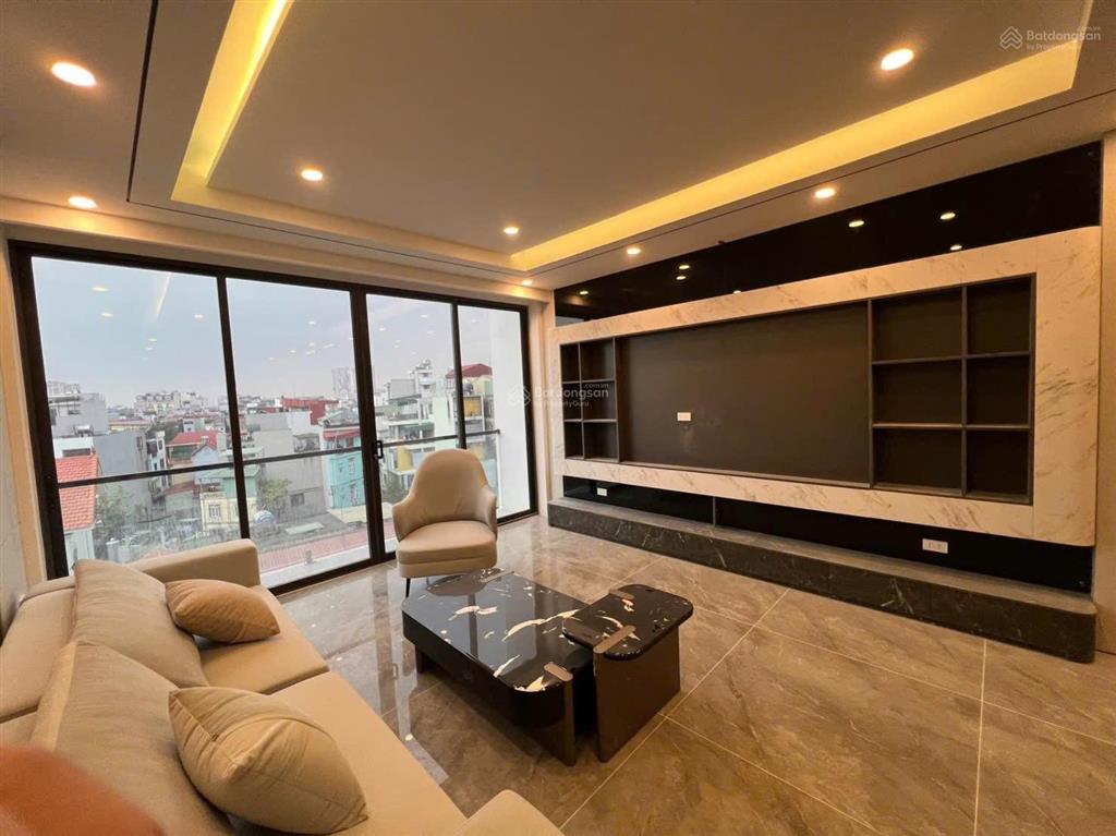 Chính chủ bán nhà bồ đề long biên thang máy ô tô ngủ trong nhà 75m8 tầng