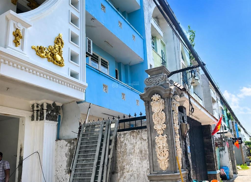 Nhà có bồn tắm nằm  hẻm lê văn thịnh  q.2