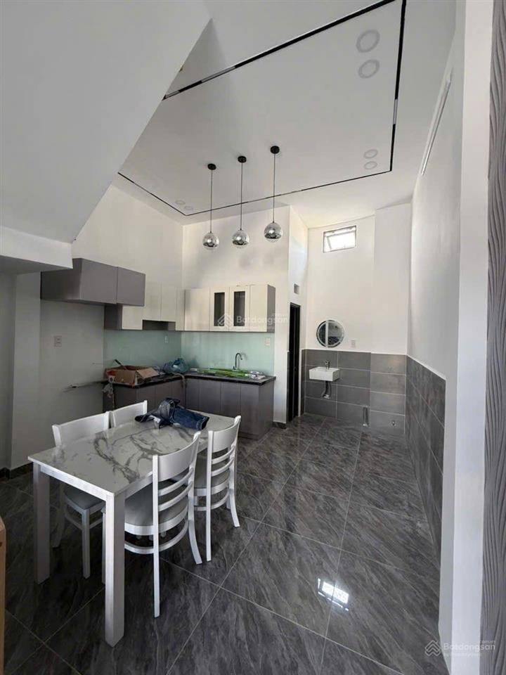 Bán nhà gần bến xe q8 sổ hồng riêng bao hoàn công