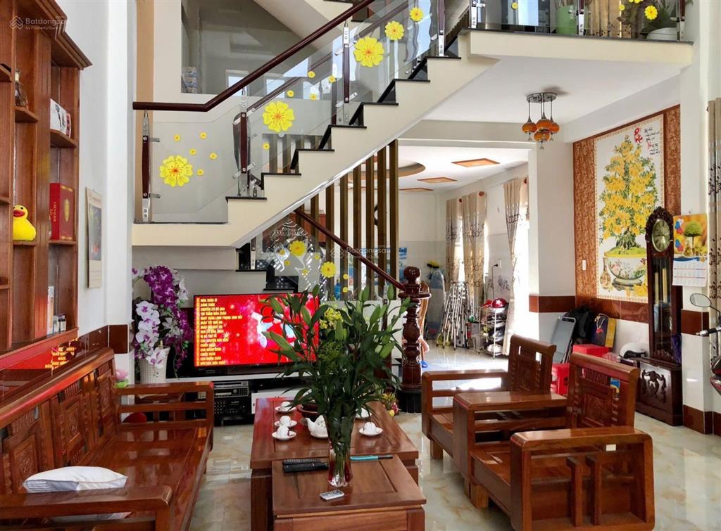 Lô góc 2 mt, 4 tầng, 62m2, nở hậu, sân thượng nhỉnh 6 tỷ 0976 371 *** mr tiến