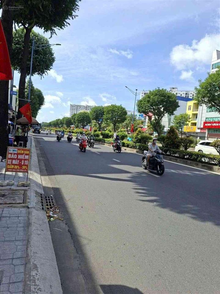 2 mặt tiền trường chinh | 75m2 | kinh doanh/cho thuê 240tr/năm | hơn 5 tỷ | giảm sâu 700 tr