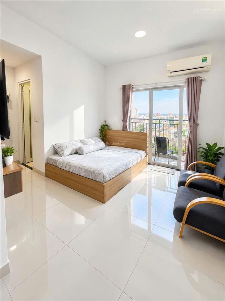 Căn hộ 2pn oriental plaza không gian rộng rãi, giá 4,5 tỷ