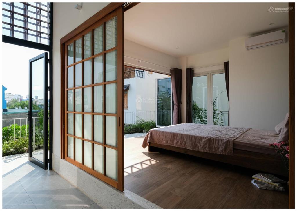 Bán nhà phố phú gia 120m sân vườn, ngõ ô tô, lô góc, hàng xóm bộ trưởng