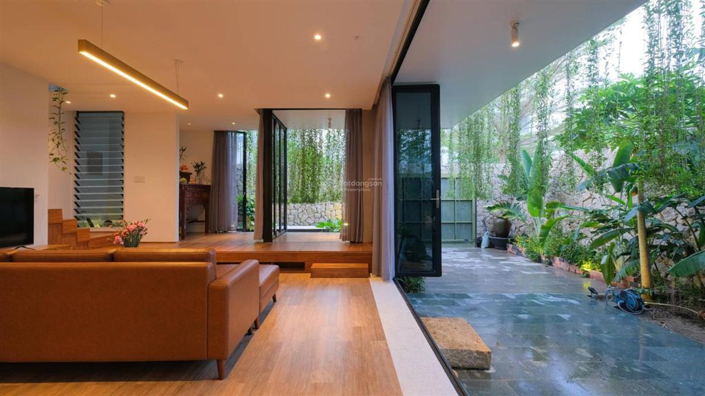 Bán nhà phố phú gia 120m sân vườn, ngõ ô tô, lô góc, hàng xóm bộ trưởng