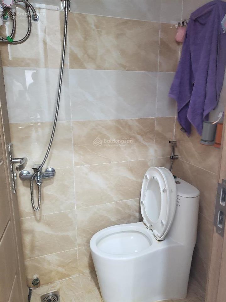 Võ văn kiệt q1 , 1 trệt 1 lầu 2 pn, 2wc , nhà mới ở ngay