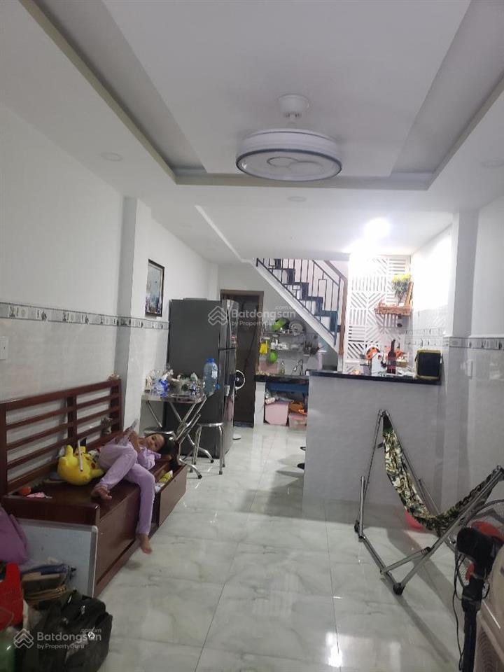 Võ văn kiệt q1 , 1 trệt 1 lầu 2 pn, 2wc , nhà mới ở ngay