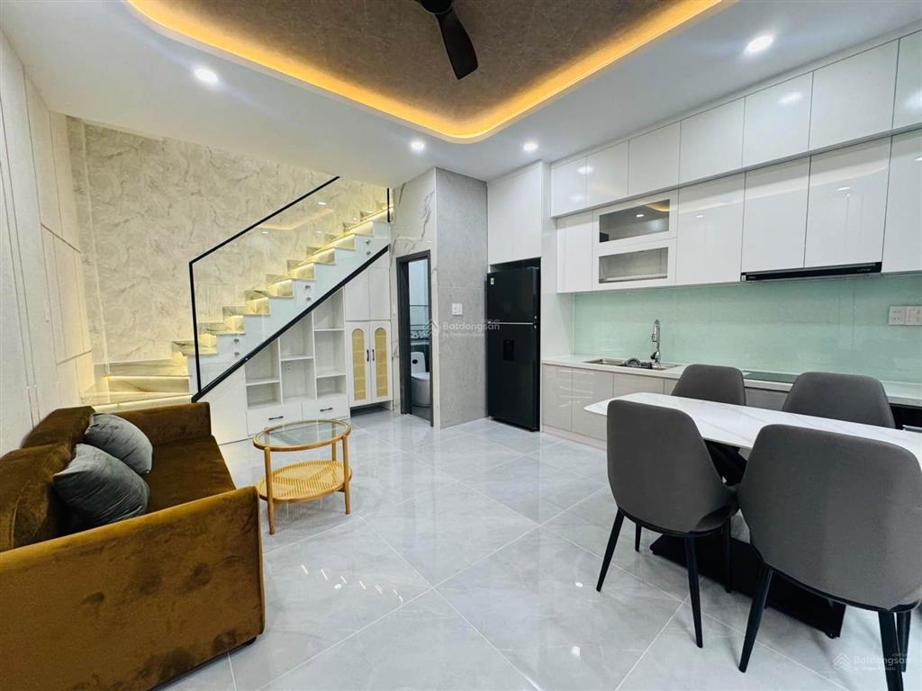 Nhà mới 3 lầu (dt 4.5 x 7)  3pn  hẻm 3.5m phan huy ích gò vấp  giá 3.18 tỷ