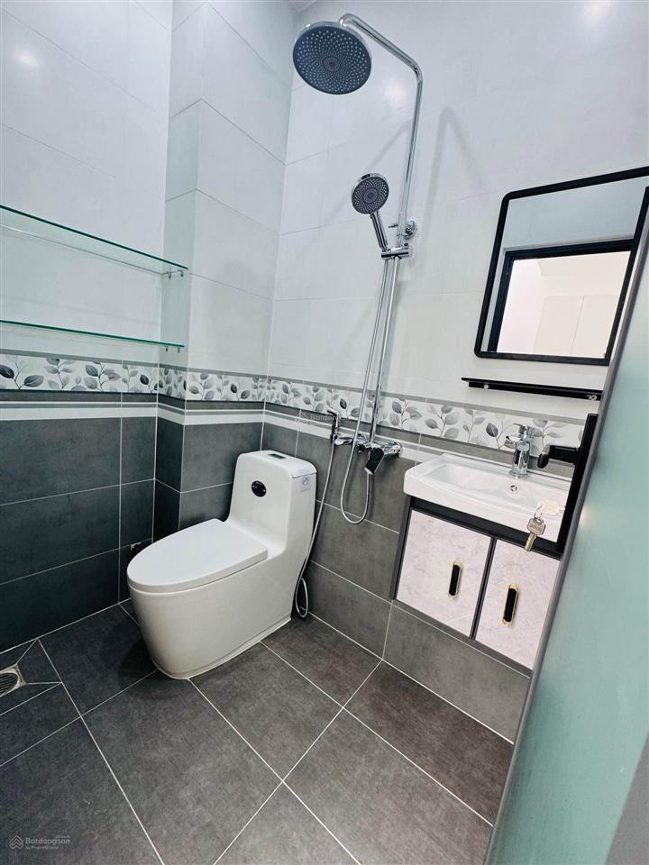 Nhà mới 3 lầu (dt 4.5 x 7)  3pn  hẻm 3.5m phan huy ích gò vấp  giá 3.18 tỷ