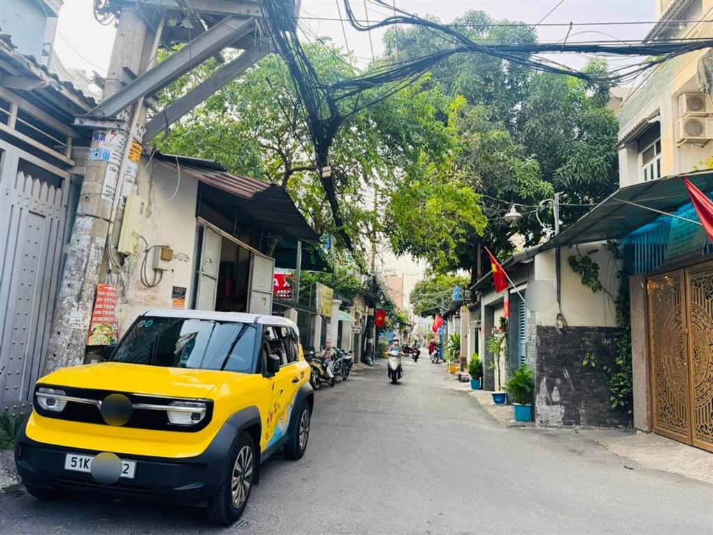 Nhà mới 3 lầu (dt 4.5 x 7)  3pn  hẻm 3.5m phan huy ích gò vấp  giá 3.18 tỷ