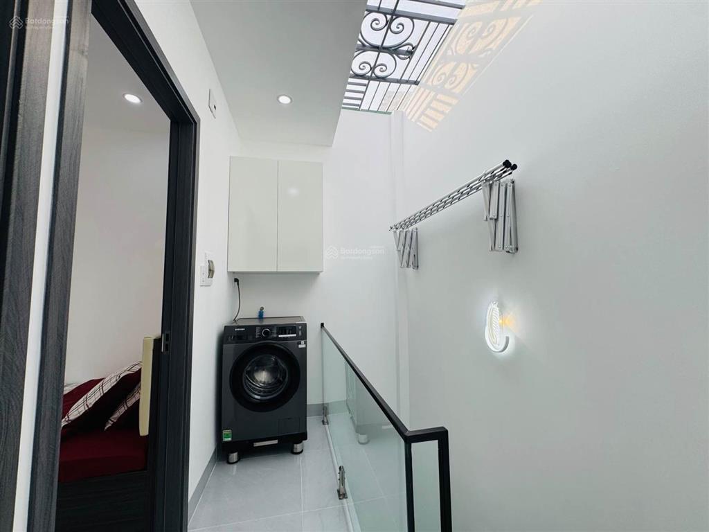 Nhà mới 3 lầu (dt 4.5 x 7)  3pn  hẻm 3.5m phan huy ích gò vấp  giá 3.18 tỷ