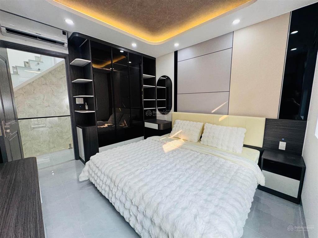 Nhà mới 3 lầu (dt 4.5 x 7)  3pn  hẻm 3.5m phan huy ích gò vấp  giá 3.18 tỷ