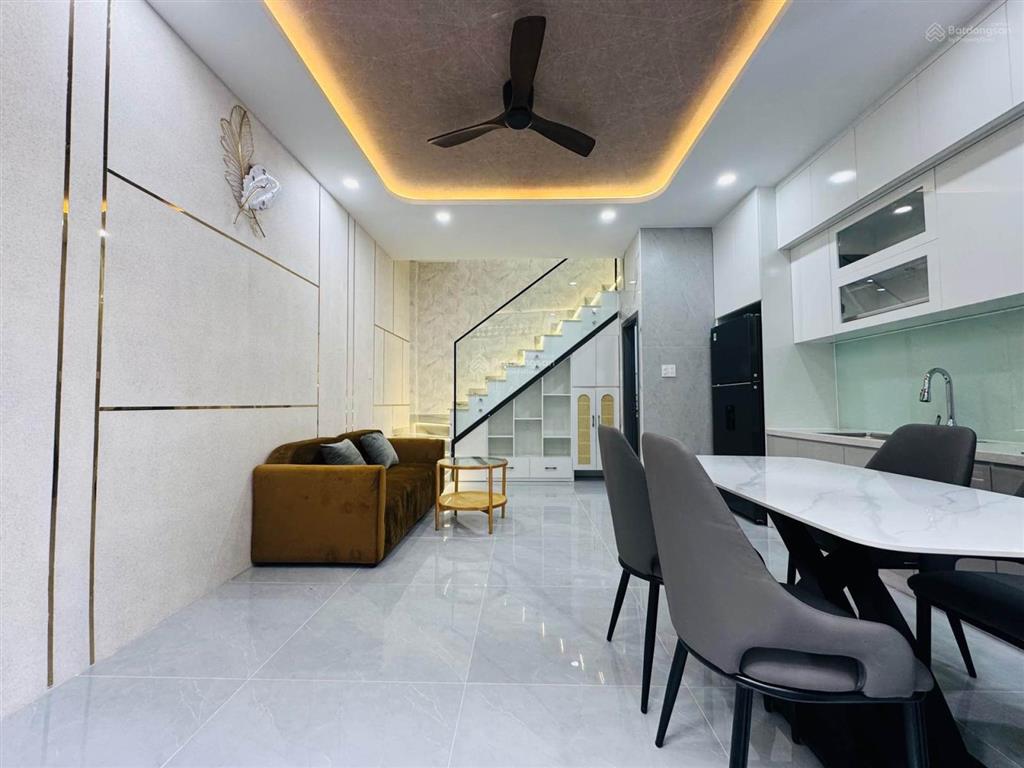 Nhà mới 3 lầu (dt 4.5 x 7)  3pn  hẻm 3.5m phan huy ích gò vấp  giá 3.18 tỷ
