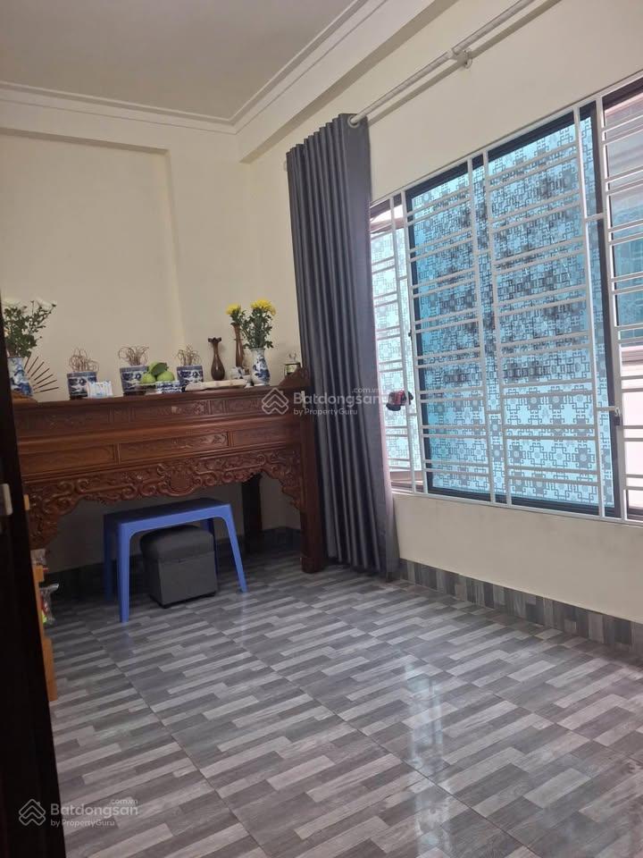 E ngọc bán nhà phố ngô quyền, hà đông, diện tích 40m 5 tầng, ô tô đỗ cửa, giá hơn 10 tỷ