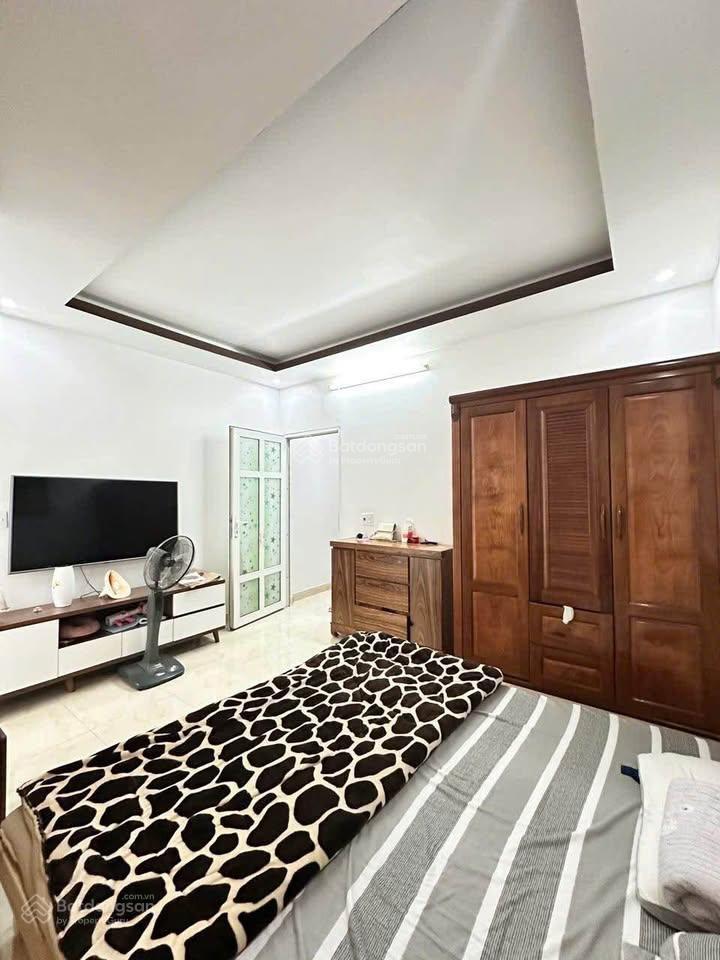 Bán nhà văn phú, hà đông, diện tích 40m 4 tầng dân xây, ô tô đỗ cửa, ngay ngã tư flc, giá 8,5 tỷ