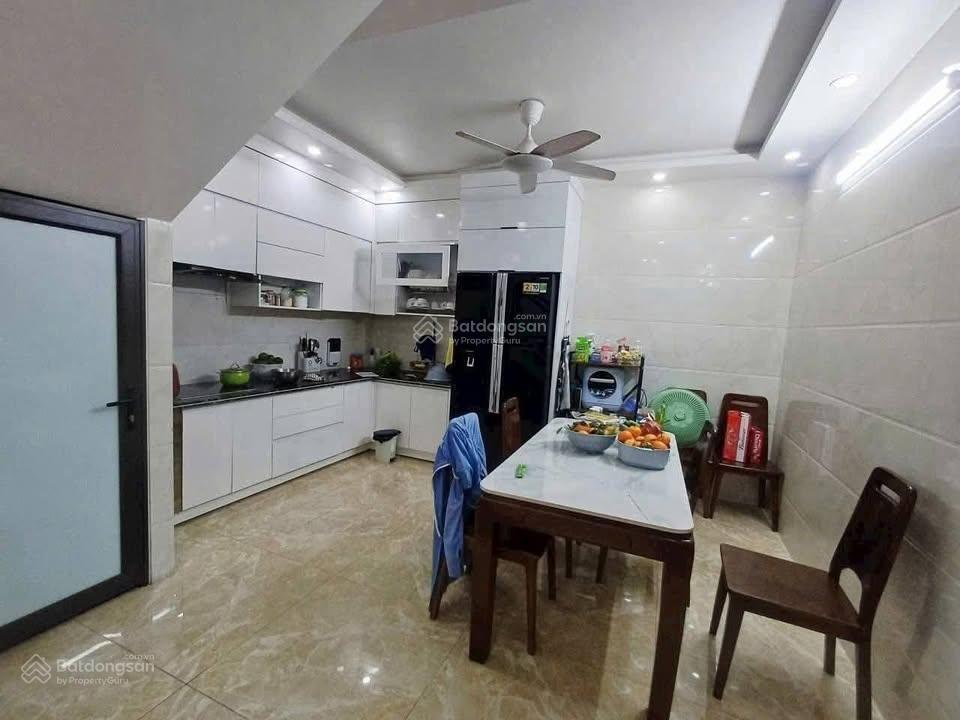 Bán nhà phố ngô quyền, hà đông, ô tô đỗ cửa, gần phố, diện tích 38m 4 tầng dân xây, giá 8,5 tỷ