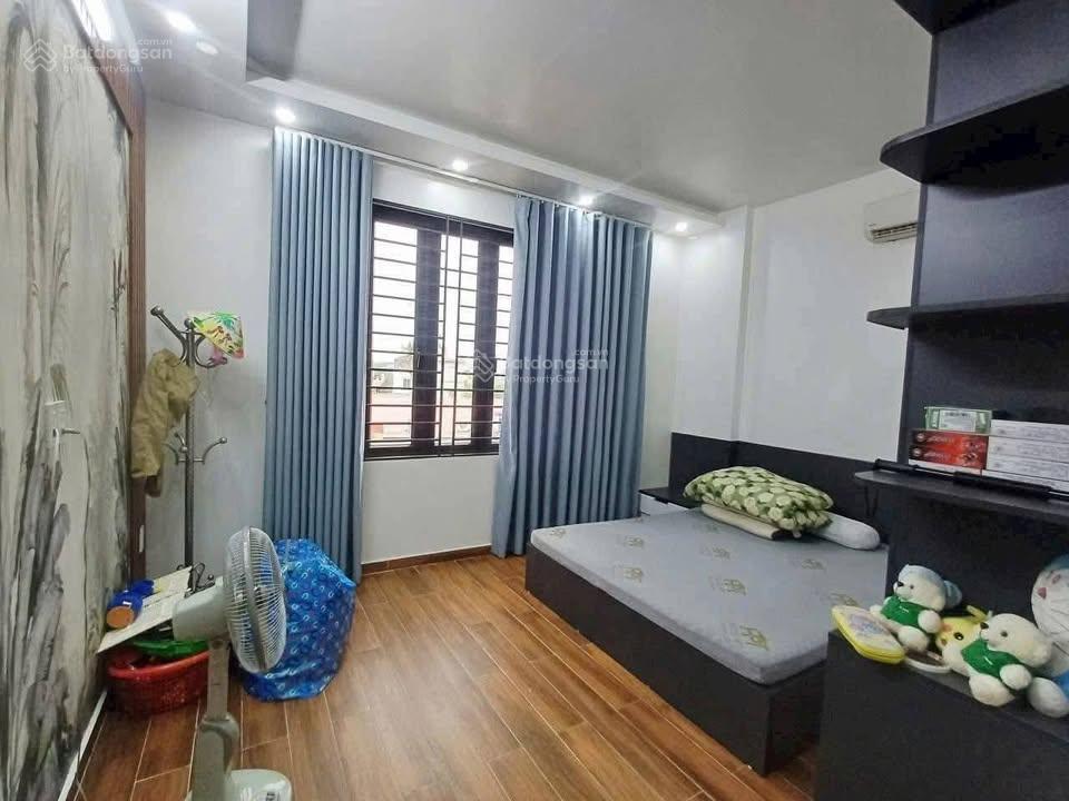 Bán nhà phố ngô quyền, hà đông, ô tô đỗ cửa, gần phố, diện tích 38m 4 tầng dân xây, giá 8,5 tỷ
