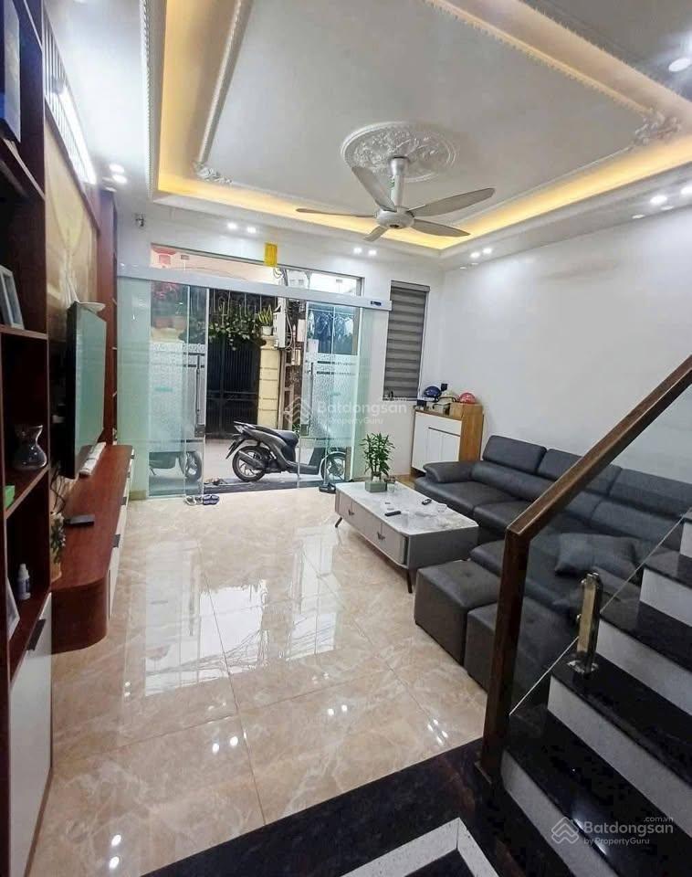 Bán nhà phố ngô quyền, hà đông, ô tô đỗ cửa, gần phố, diện tích 38m 4 tầng dân xây, giá 8,5 tỷ