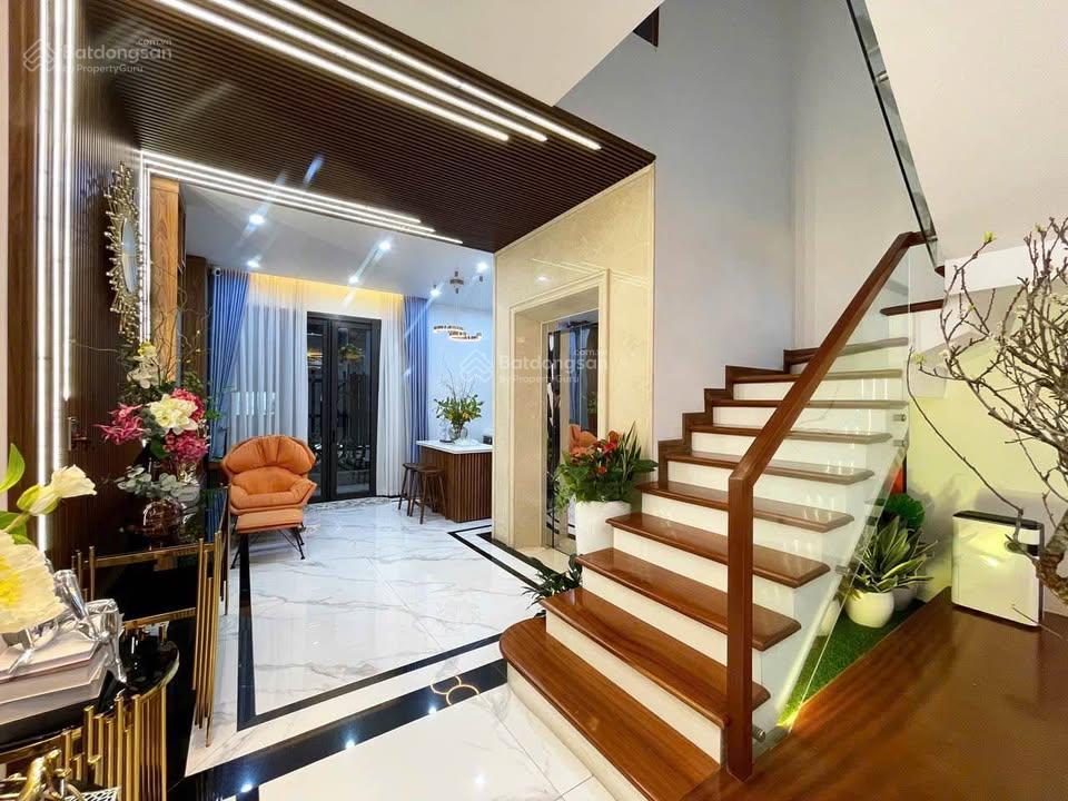 Bán nhà khu phân lô, vỉa hè khu đt ngô thì nhậm, hà đông, dt 40m 5 tầng t.máy, k.doanh, giá 16,5 tỷ