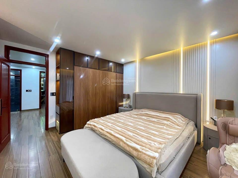 Bán nhà khu phân lô, vỉa hè khu đt ngô thì nhậm, hà đông, dt 40m 5 tầng t.máy, k.doanh, giá 16,5 tỷ
