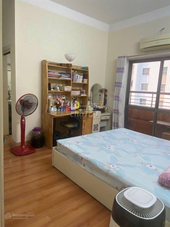 Nhà căn góc thoáng mát toà b, sẵn sổ đỏ