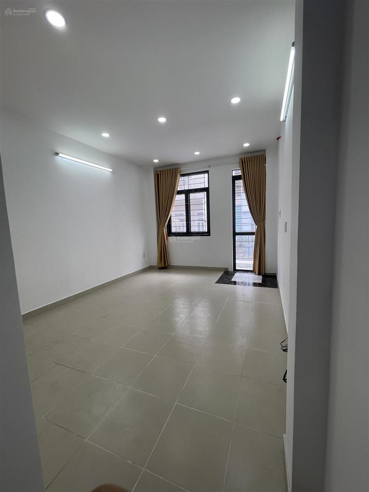 Bán nhà bình tân  4x9  4 tầng  hẻm xe hơi thông tứ tung mà chỉ 4 tỷ