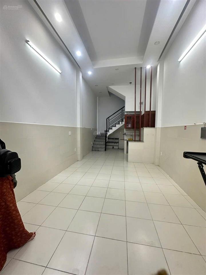 Bán nhà bình tân  4x9  4 tầng  hẻm xe hơi thông tứ tung mà chỉ 4 tỷ