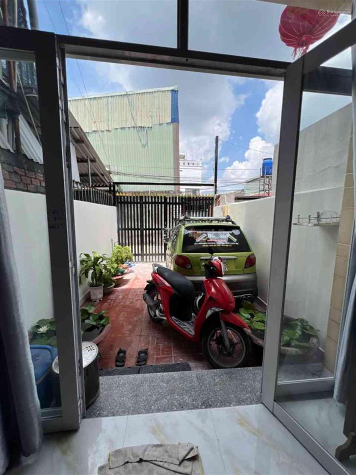 Bán nhà 50m²  2 tầng btct  xe hơi ngủ trong nhà  kế tên lửa  chỉ 4 tỷ xíu là vào ở ngay