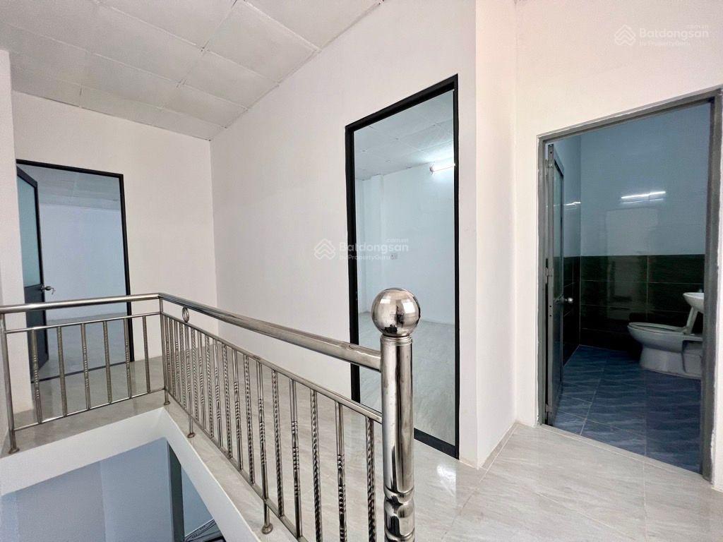 Bán nhà ngang khủng 5m  70,5m2  mà chỉ 4 tỷ  bình tân  2 tầng  kế tên lửa  vào ở ngay